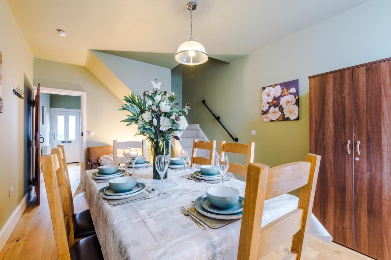 New! Gorgeous 2-Bed Home In Chester City Centre By 53 Degrees Property - Incredible Location, Ideal For Small Groups - Sleeps 6! Bagian luar foto