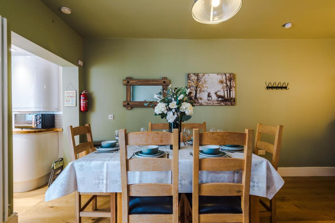 New! Gorgeous 2-Bed Home In Chester City Centre By 53 Degrees Property - Incredible Location, Ideal For Small Groups - Sleeps 6! Bagian luar foto