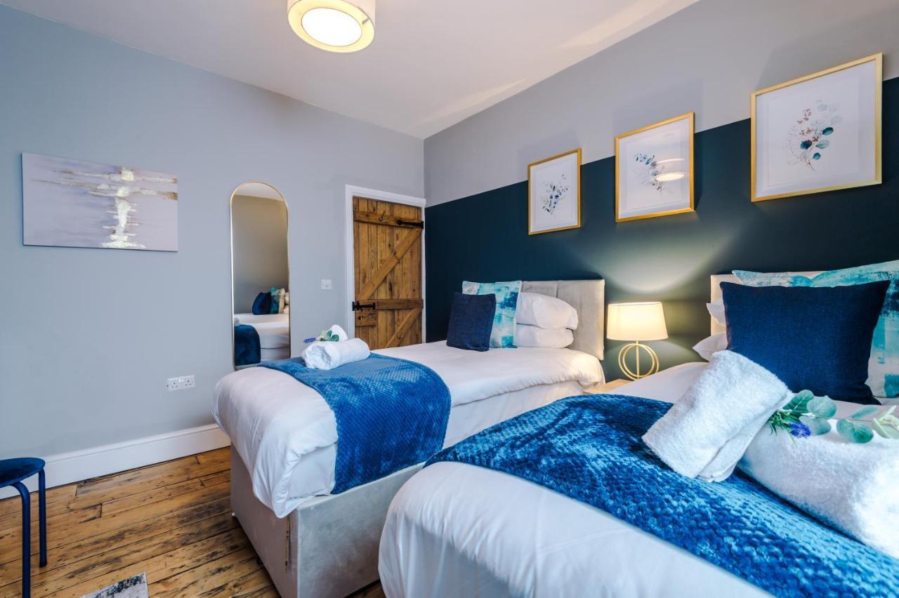 New! Gorgeous 2-Bed Home In Chester City Centre By 53 Degrees Property - Incredible Location, Ideal For Small Groups - Sleeps 6! Bagian luar foto