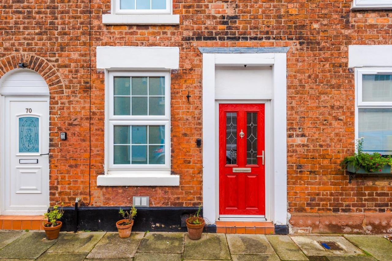 New! Gorgeous 2-Bed Home In Chester City Centre By 53 Degrees Property - Incredible Location, Ideal For Small Groups - Sleeps 6! Bagian luar foto