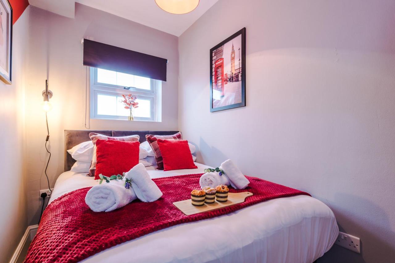 New! Gorgeous 2-Bed Home In Chester City Centre By 53 Degrees Property - Incredible Location, Ideal For Small Groups - Sleeps 6! Bagian luar foto