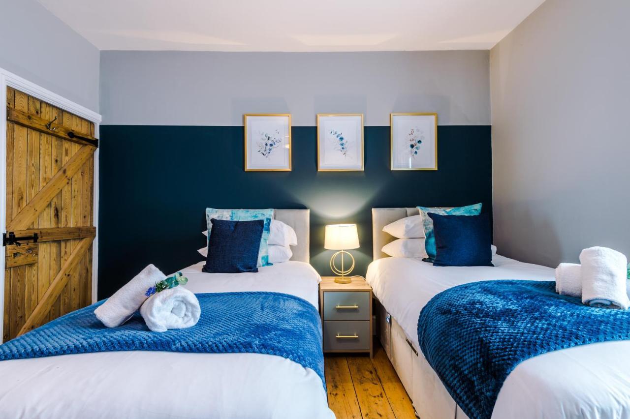 New! Gorgeous 2-Bed Home In Chester City Centre By 53 Degrees Property - Incredible Location, Ideal For Small Groups - Sleeps 6! Bagian luar foto